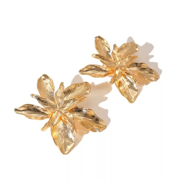 Big Gold Flower Statement Earrings Petals Jewelry - Picture 11 of 12